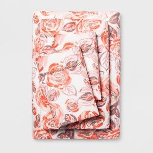 NWOT ❤️❤️GORGEOUS rose print Opalhouse sheet set